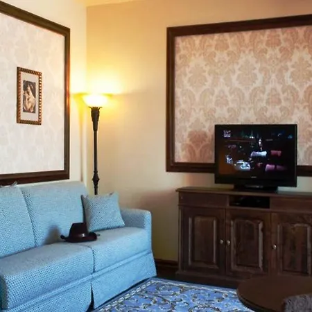 Hotel Portaventura Lucy's Mansion - Includes Unlimited Access & Express Wristband To Portaventura Park & Ferrari Land Salou