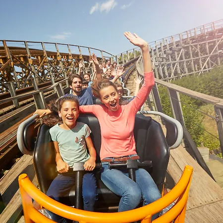 Portaventura Lucy's Mansion - Includes Unlimited Access & Express Wristband To Portaventura Park & Ferrari Land Otel 5*
