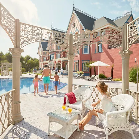 Portaventura Lucy's Mansion - Includes Unlimited Access & Express Wristband To Portaventura Park & Ferrari Land Otel 5*