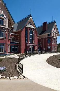 Portaventura Lucy's Mansion - Includes Unlimited Access & Express Wristband To Portaventura Park & Ferrari Land Otel Salou