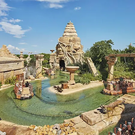 Otel Portaventura Lucy's Mansion - Includes Unlimited Access & Express Wristband To Portaventura Park & Ferrari Land