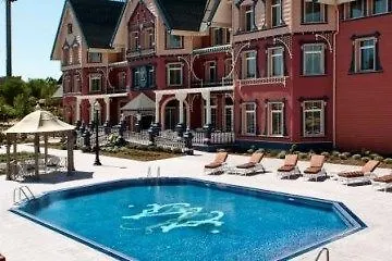 Otel Portaventura Lucy's Mansion - Includes Unlimited Access & Express Wristband To Portaventura Park & Ferrari Land