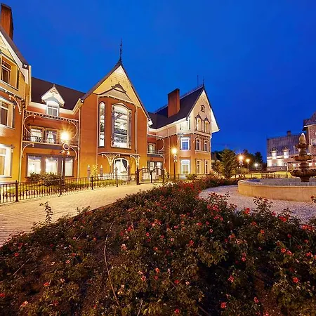 Otel Portaventura Lucy's Mansion - Includes Unlimited Access & Express Wristband To Portaventura Park & Ferrari Land Salou